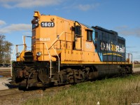 ONT 1601 sits on the shop lead working today's 610 (otherwise known as Cochrane's 15:00 yard job) waiting on the arrival of train 211-13 before they can continue their work. 