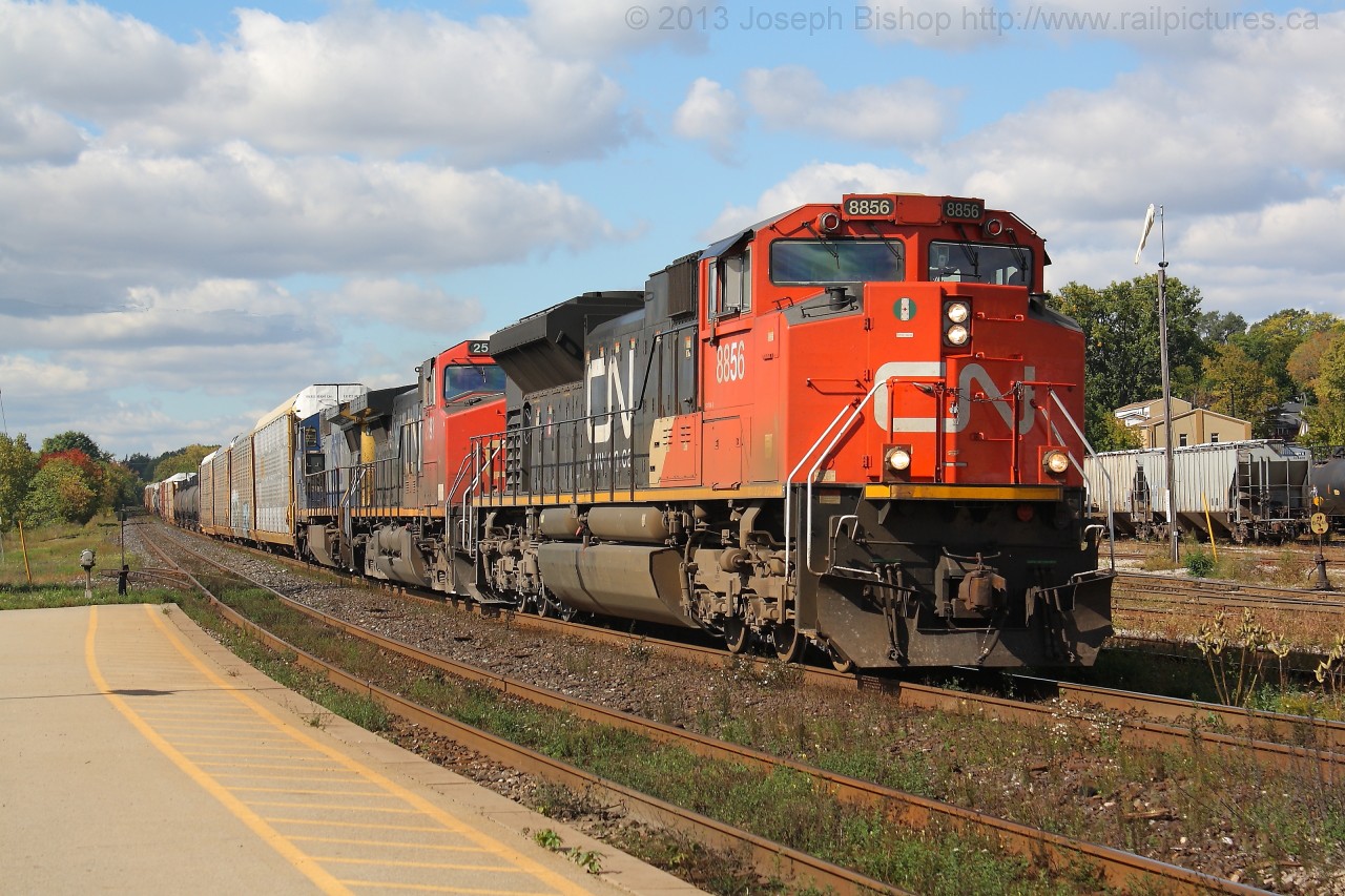 FPON!  CN 332 rolling through Brantford with CN 8856, CN 2593 and CSXT 7714.  It was great to see a CSX GE in a CN lashup.