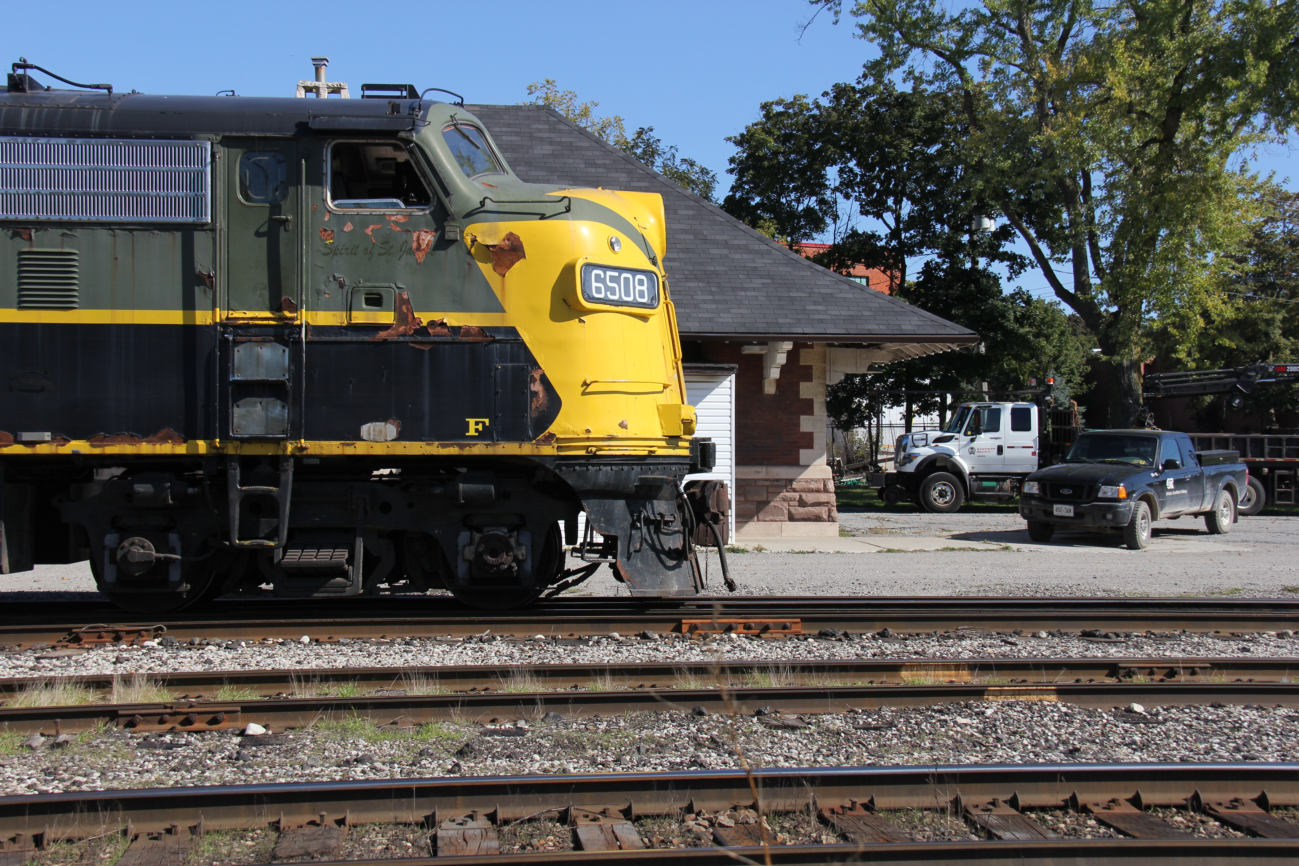 Railpictures.ca Kevin Flood Photo OSRX 6508 rests in front of the