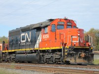CN SD40u 6009 is equipped for remote control operation. It is paired up with GP9 slug #255. The units are working at the transfer location in Westfort where CN and CP exchange cars.