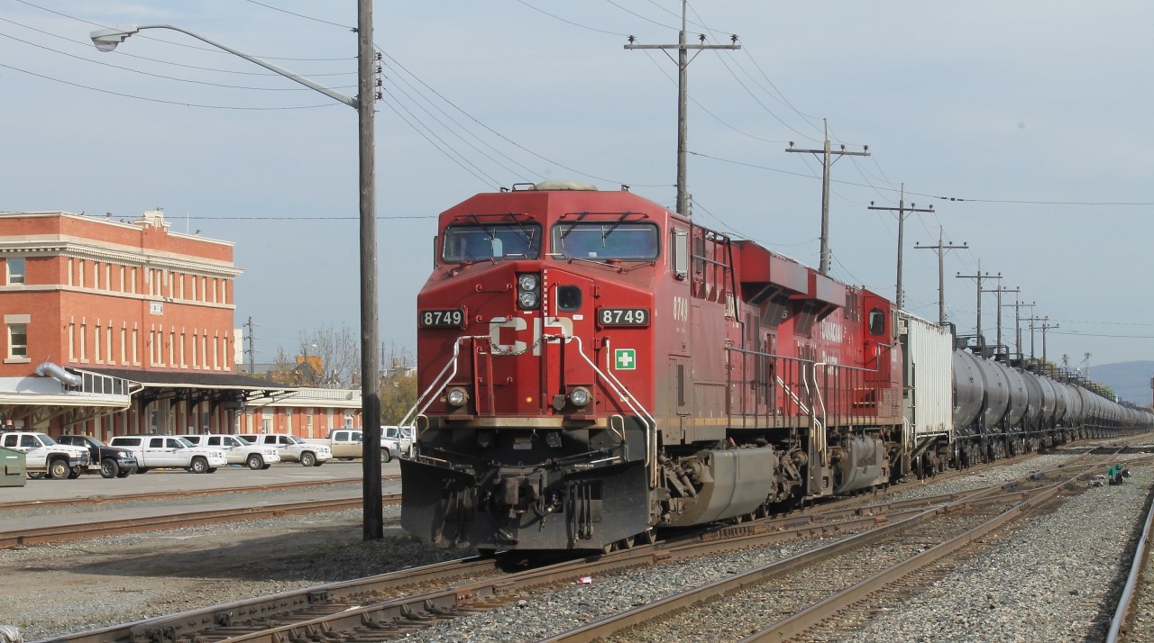 CP 609 powered by ES44AC’s 8749 and 8836 are stopped on the mainline for a crew change at the depot in Thunder Bay, Ont.