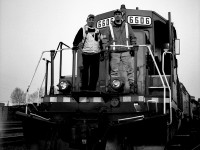 Conductor Rose and Engineman O'Driscoll hop on the head end of 431's power to get it fired up and ready for a westbound run.  They'll switch out a few tracks and make a lift, brake test it, then double on to their train on the Center Lead.  They will be moving after dark.  (Can't remember the exact date)