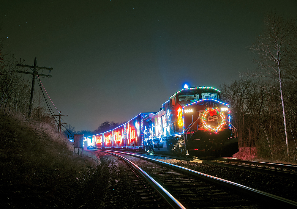 Railpictures.ca Michael Da Costa Photo The US Holiday Train sits at