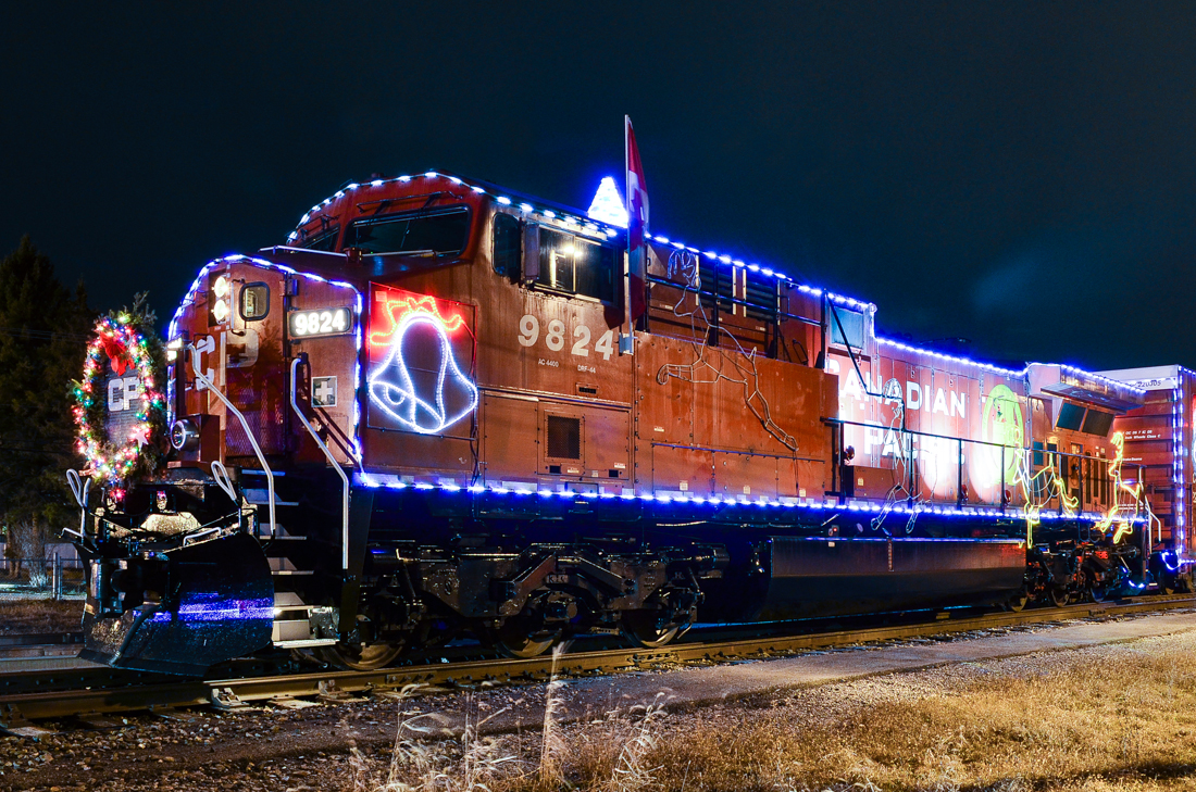CP 9824 is in charge of CP's U.S. Holiday train at Delson, Quebec. For more train photos, check out http://www.flickr.com/photos/mtlwestrailfan/
