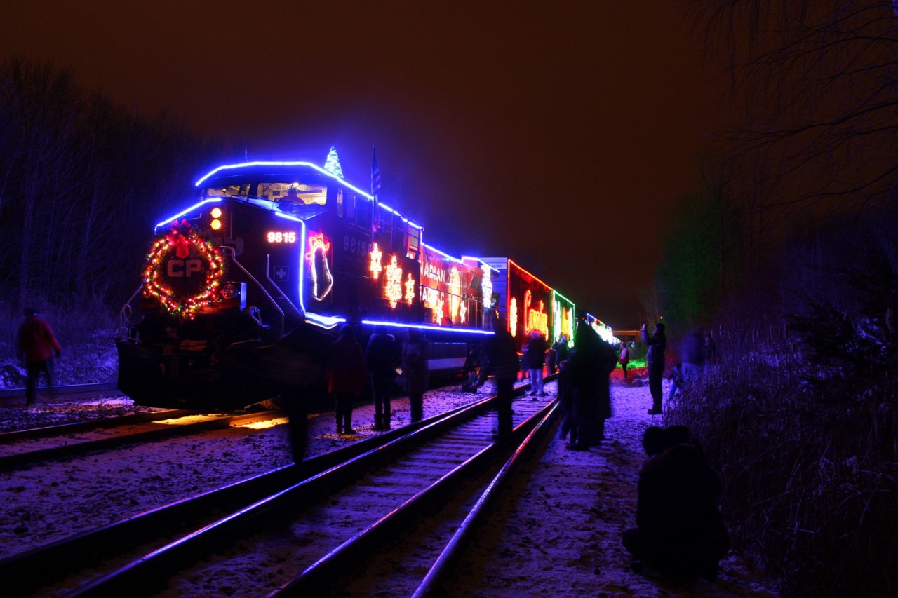 The CP Holiday Trains head unit 9815 gets swarmed by people at the Oshawa show