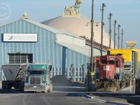RLK 4057, SOR Train 493 (aka 0700 Ham) gently backs two D7R's into the pier track off the Ippolitto Lead. This is the first movement on this line in about 10 years since it was rebuilt for P&H. These loads are the same that ran on L421 (Michael Dacosta photo: <a href="http://www.railpictures.ca/?attachment_id=12111"> http://www.railpictures.ca/?attachment_id=12111</a>)  and GEXR 432 ( <a href="http://www.railpictures.ca/?attachment_id=12106"> http://www.railpictures.ca/?attachment_id=12106</a>)  earlier in the week.