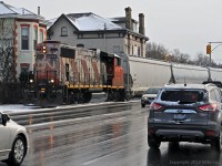 Having run light down to Ingenia an hour earlier, CN 4774 heads back north along Clarance Street with three cars. 1422hrs.