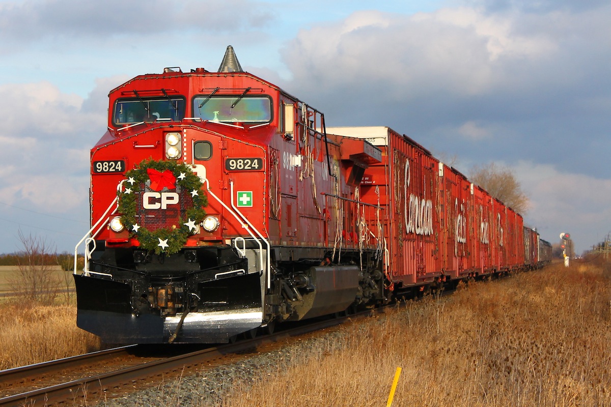 The Canadian Pacific Holiday train is easily the most photographed train in Canada and it may no longer stop in Chatham, but I still managed to grab an 'in-your-face' shot of 9824 departing Ringold for the night's show in Windsor.