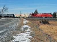 CP leads train 608 passes the approach signal to Roblindale Siding. Yes, that is my camcorder and tripod in frame on the left. 1128hrs.