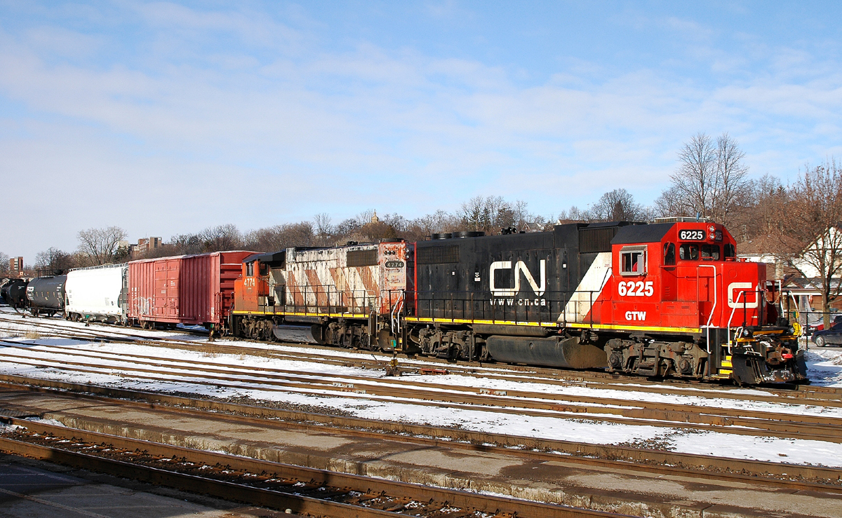 GTW 6225 - CN 4774 yarding the last of 50 cars that they have brought back to Brantford from Paris Junction. Big thanks to Brian Thompson for the "heads up" on this one.