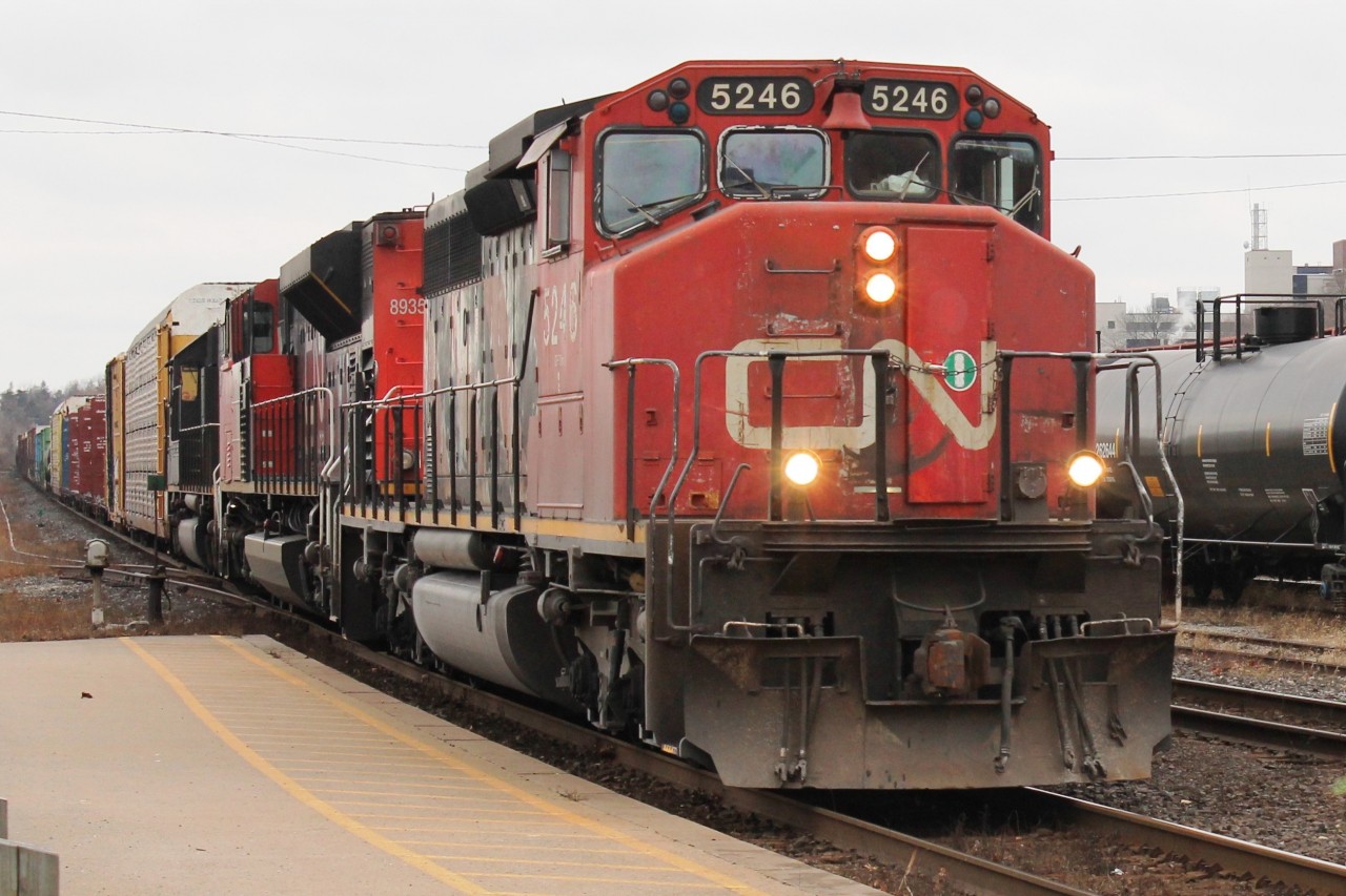 20 minutes after 148 has passed through Brantford station it is followed east by 332.