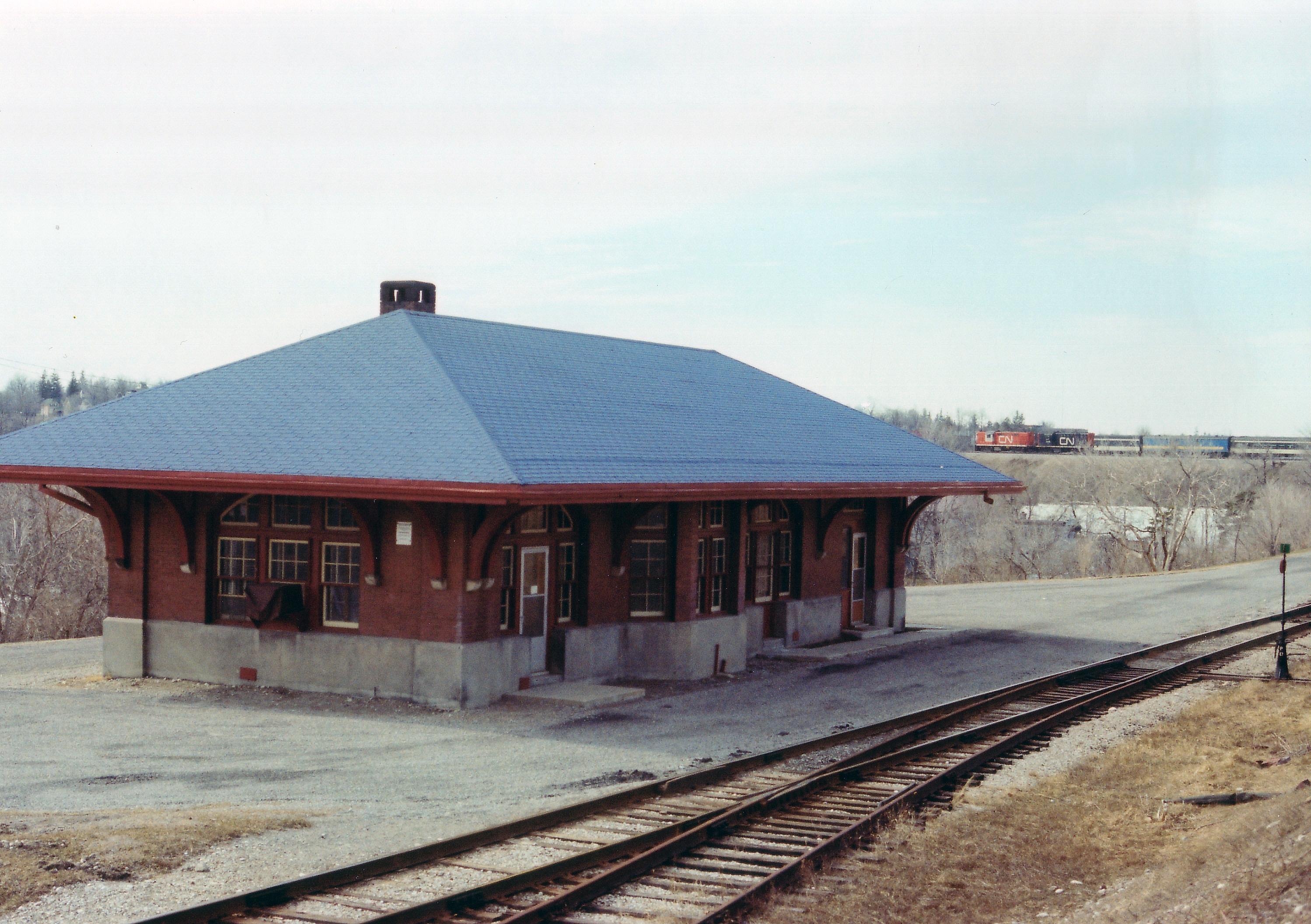 Railpictures.ca A.W. Mooney Photo While looking for a proper angle