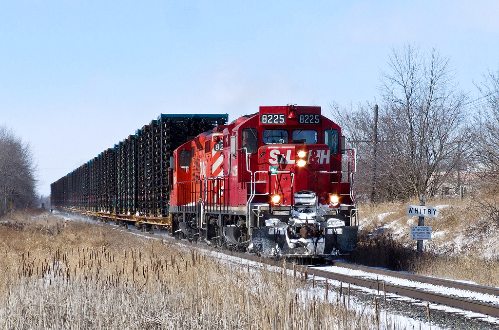 CP's St. Thomas-Oshawa "Sprint Train" 142-15 nears its destination with frames for GM.