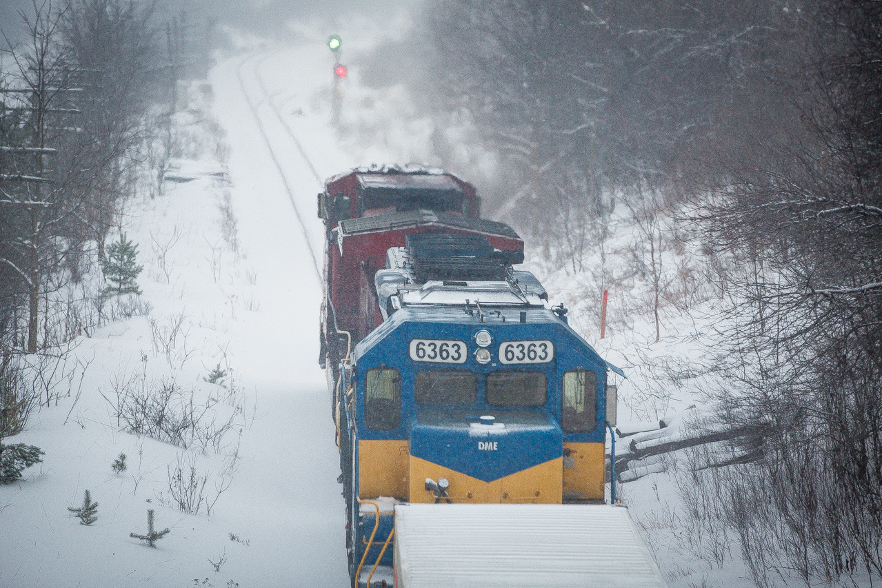CP 8508 and DME 6363 get the green for the main at mile 5.8 CP Windsor Sub East siding switch Lobo