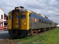 RDC-2m 6148 and RDC-1 6135 during a station stop at Nanaimo.