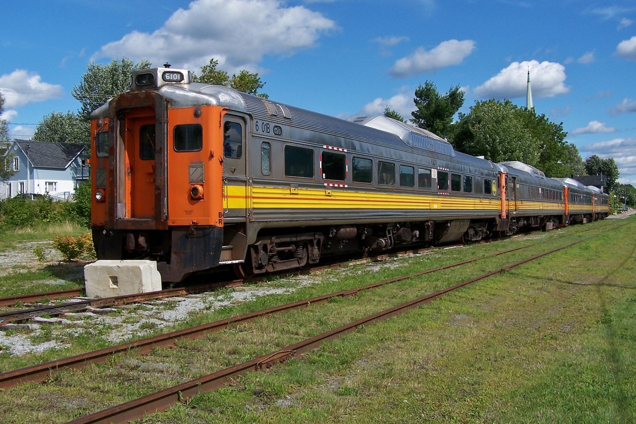 Retired QNS&L RDC1 6101, RDC2 6203, RDC1 6115, and RDC2 6218 stored in East Angus. The RDCs were purchased for use on excursion trains on the Quebec central Railway but ended up being sold by the town of East Angus and scrapped in late 2006.
