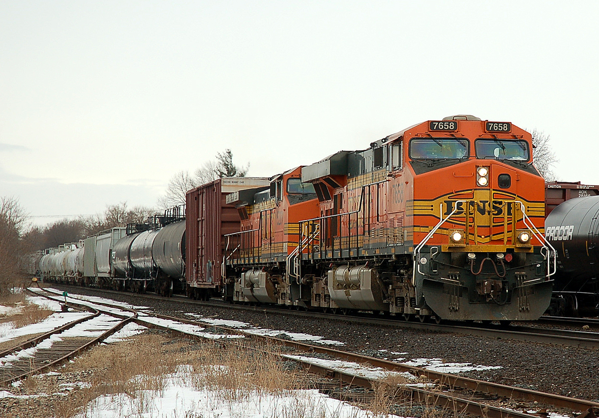 394 comes through Brantford behind BNSF 7658 - BNSF 5281 and 166 cars. 394 usually had BNSF power and this day was no exception.