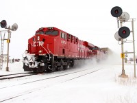 CP 9372 splits the signals at Marquette.