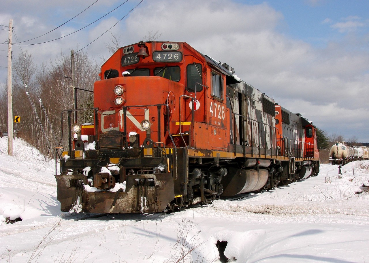 CN 4726 switches the Windsor & Hansport interchange at Windsor Junction.