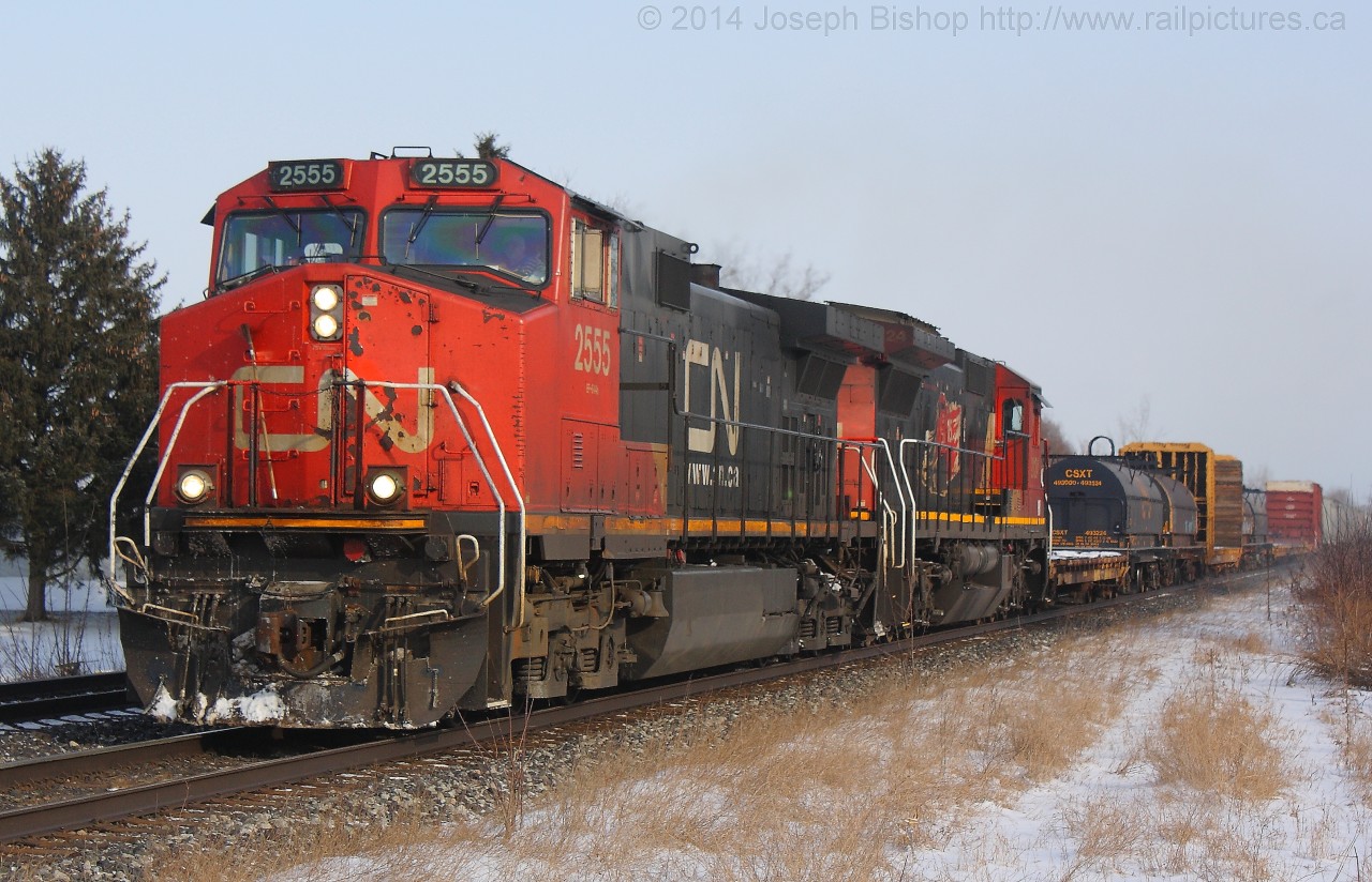 CN 331 blasts by Lynden with CN 2555 and CN 2124 providing the power.