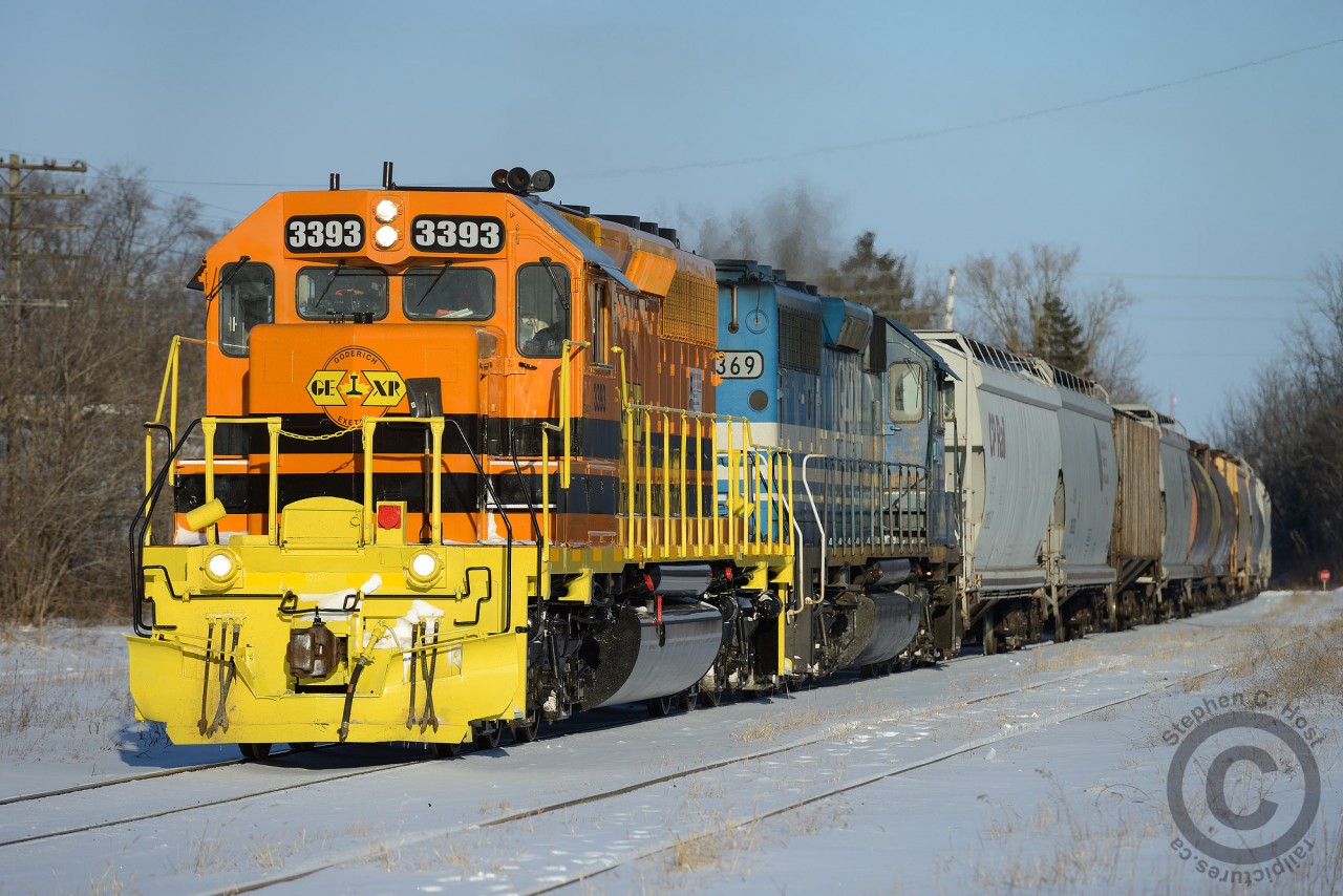 GEXR 3393 (ex GSCX 7362) - the newest locomotive in the G&W Livery leads sister GSCX 7369 on Train 431 at Guelph. Won't be long before 7369 gets a paint job...