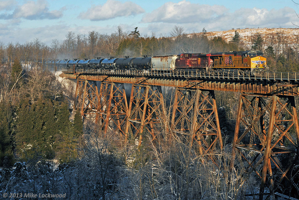 Union Pacific 5296 leads Canadian Pacific 9801 and the 118 cars of 609's train over the Cherrywood trestle. 1533hrs.