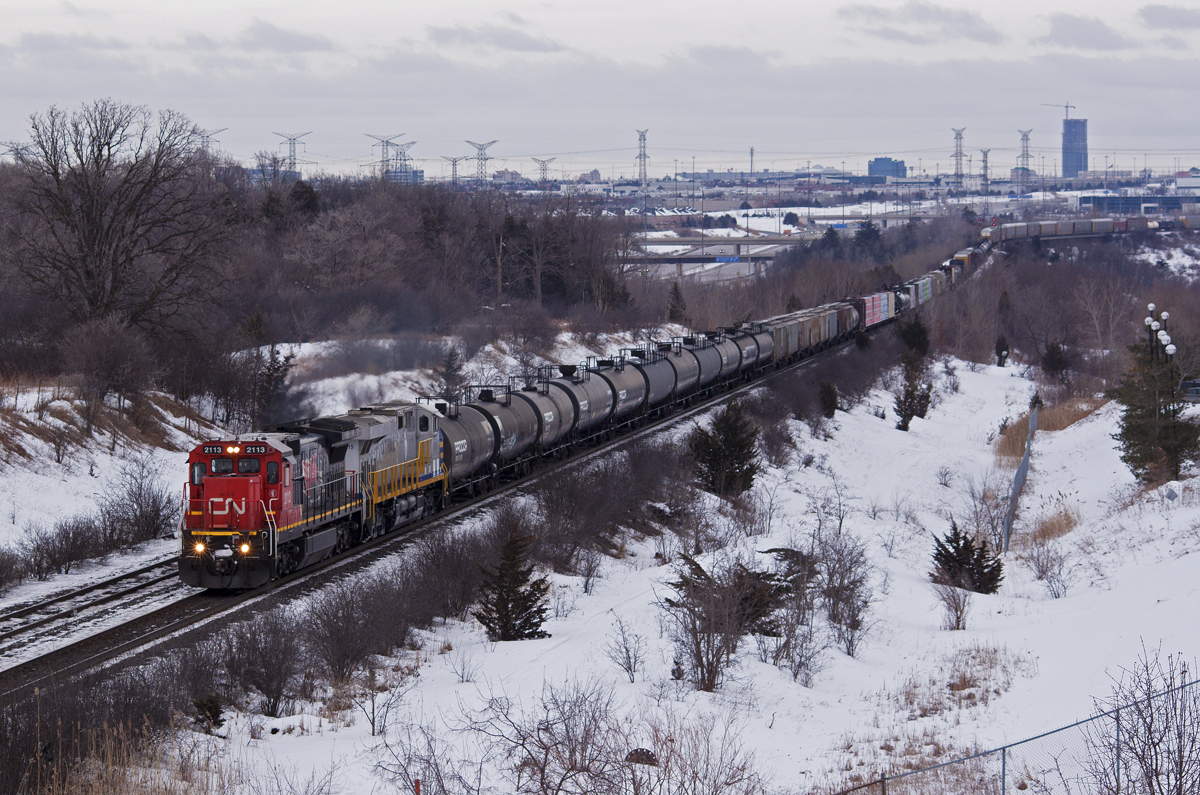 435 rolls through knuckle alley with 2113-CREX1215.