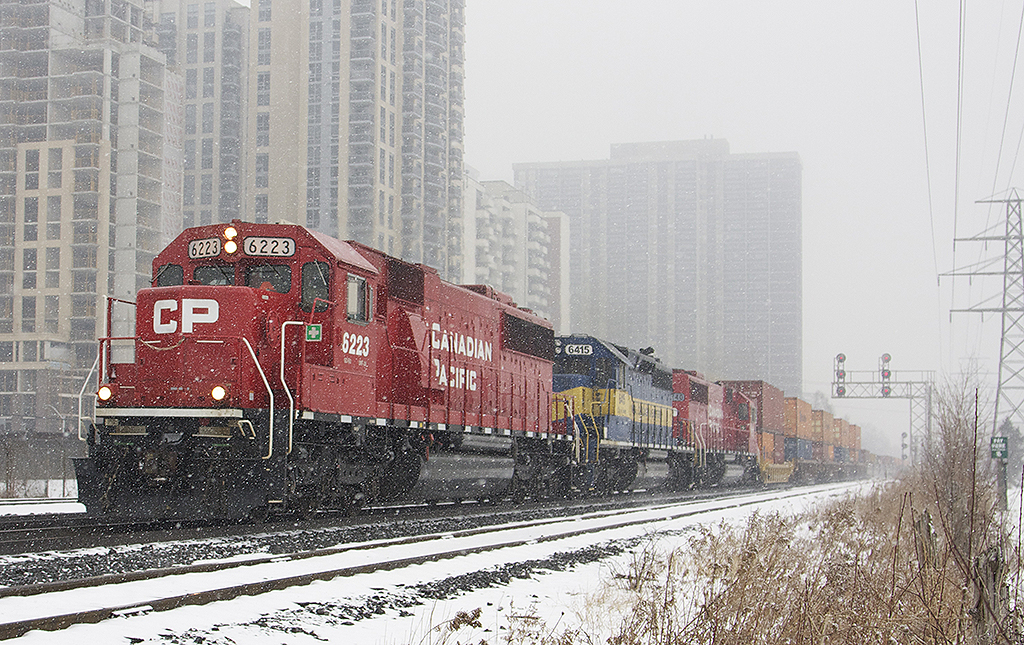 Its not no pair of SOO SD60's but this will do, a pair of ex SOO and ICE will do. CP 6223, ICE 6415 & CP 6240 the overhauled SD60's do look sharp especially in fresh snow.