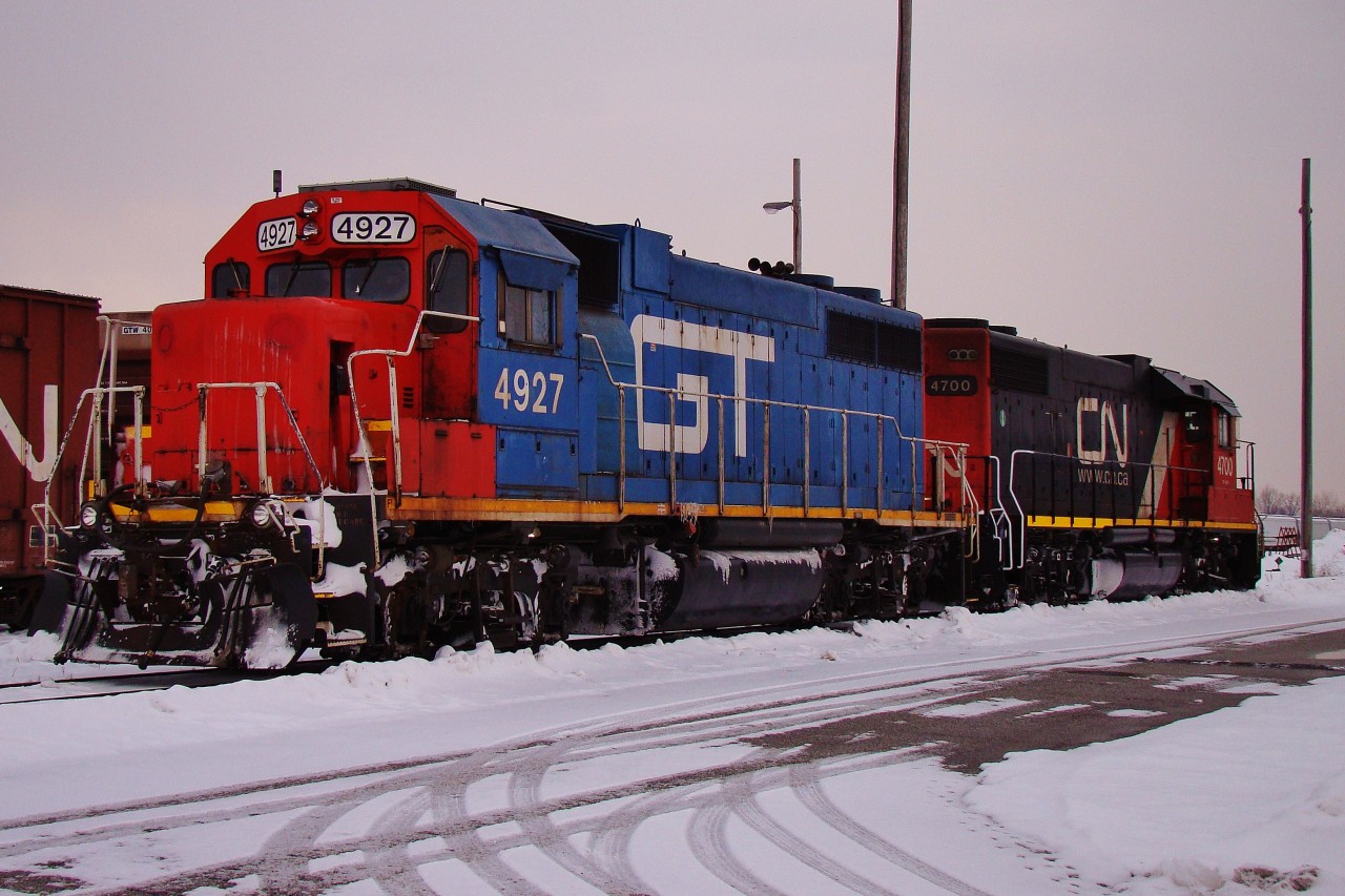 GT power is a rare sight in Windsor these days, so I was pretty surprised to find this blue unit sitting in Van de Water Yard. The Grand Trunk had several transfers to and from this yard through the Detroit river Tunnel to their yards around the Detroit area, but the last of those ended 5 years ago. This came in on 439 earlier today.