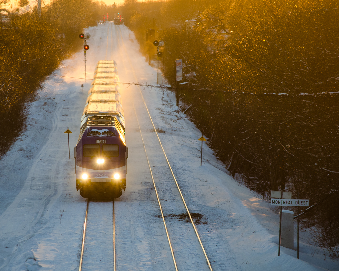 AMT 1364 leads a deadhead movement eastwards at sunset. For more train photos, click here.