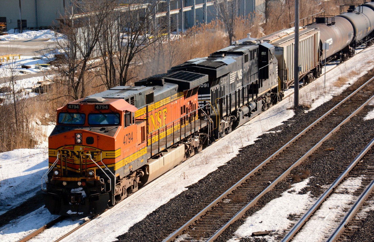 BNSF4794 and NS8091 head west bound for the St. Clair river tunnel to Port Huron, Michigan.
