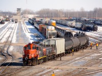 CN7200 with slug 280 shunt cars in the main yard in Sarnia.