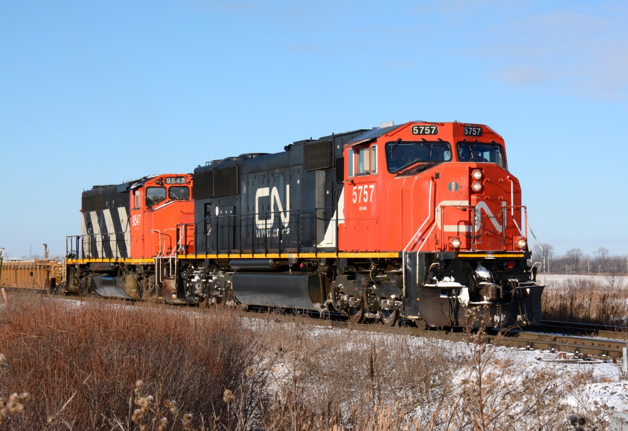 CN5757 and CN9547 head east bound at Blackwell siding.