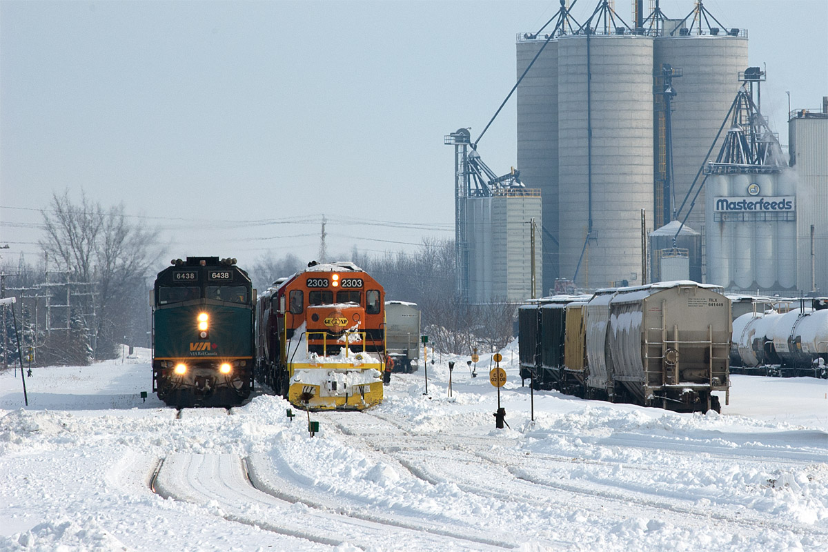 Some days you're the drift buster, some days you aren't. VIA 85 has a pristine nose after an on-time run from Toronto, while GEXR 2303 is preparing to take another shot at the Goderich line after only just escaping from the chilly depths of Ward's Cut.