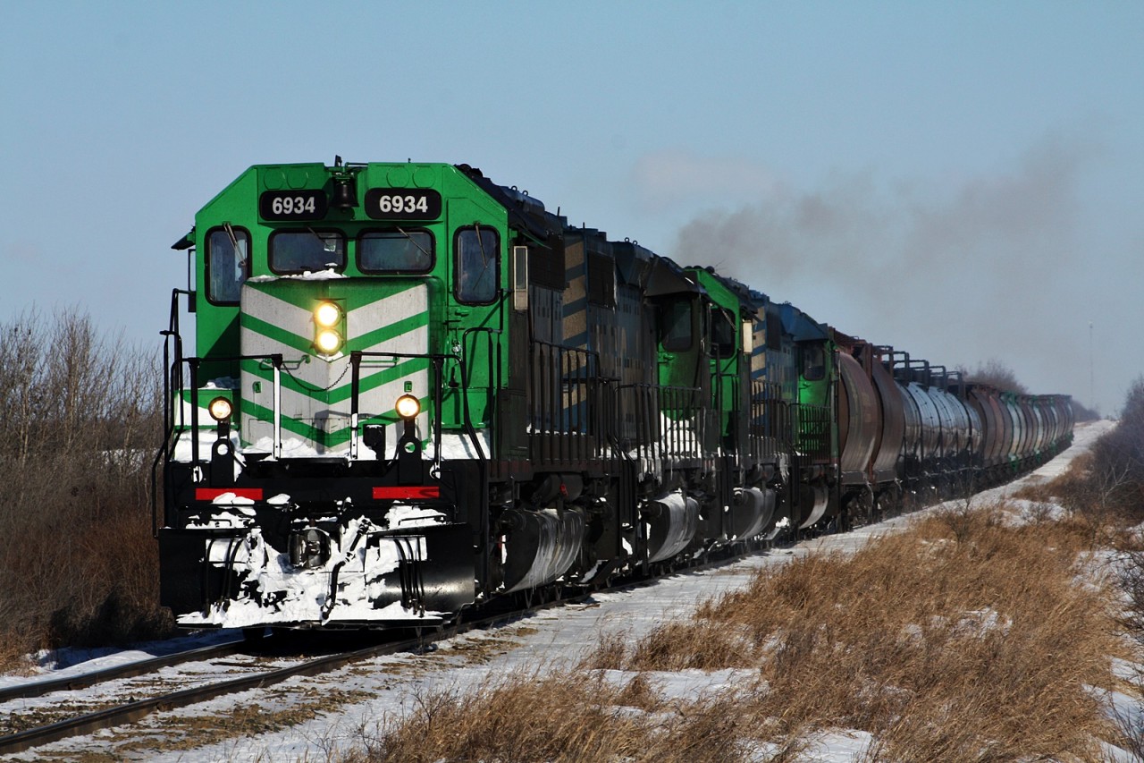 Train 563 continue on its trip to Delisle Sk where it will switch at the Conquest Jct and head down the Conquest Subdivision.