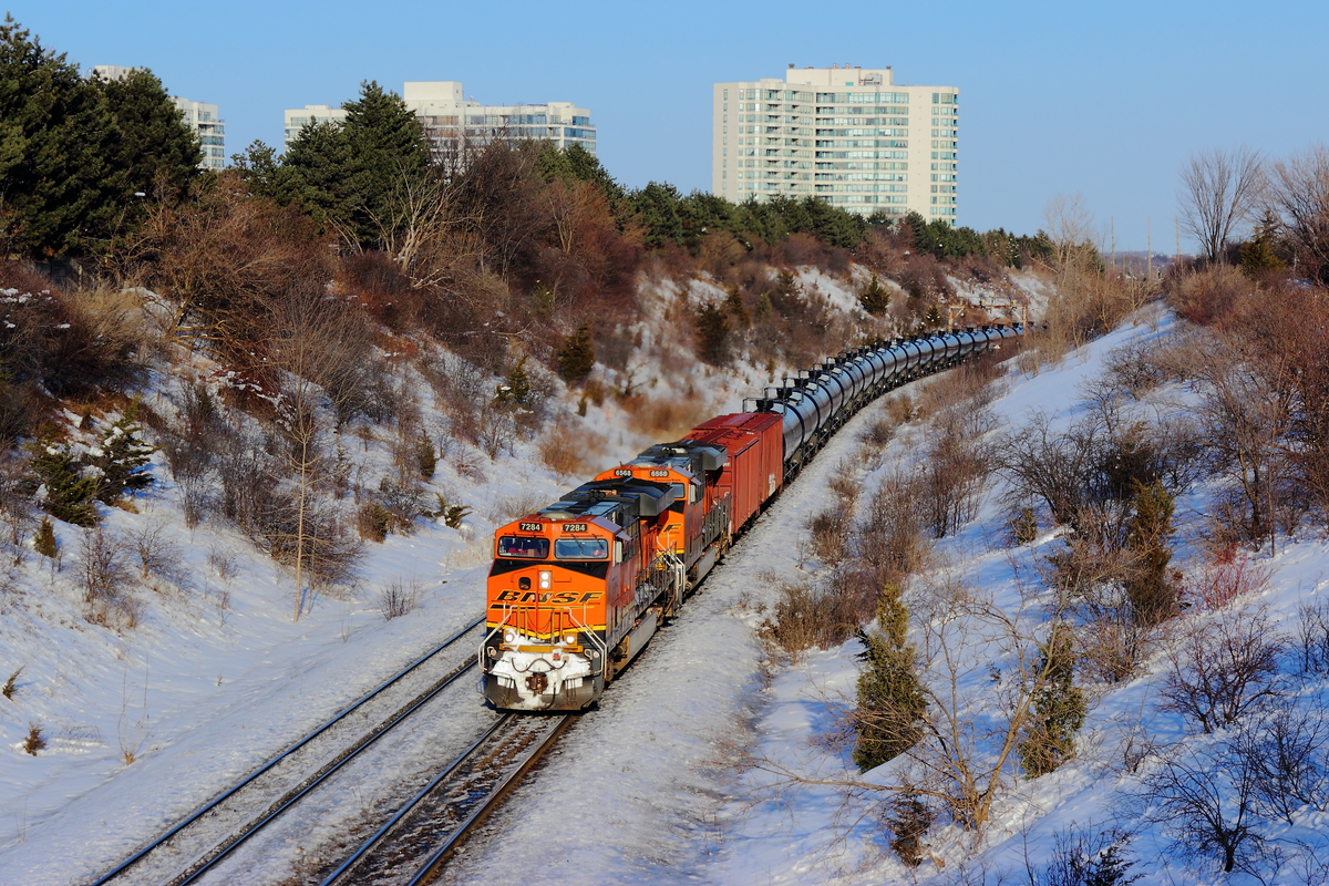 With a great day of railfanning, and more importantly perfect light, me, Cameron, Roland, Steve, and Eric all head to Hilda Avenue as we get information that a CN U711 is headed our way. Thanks to Michael Delic for the update about this train.