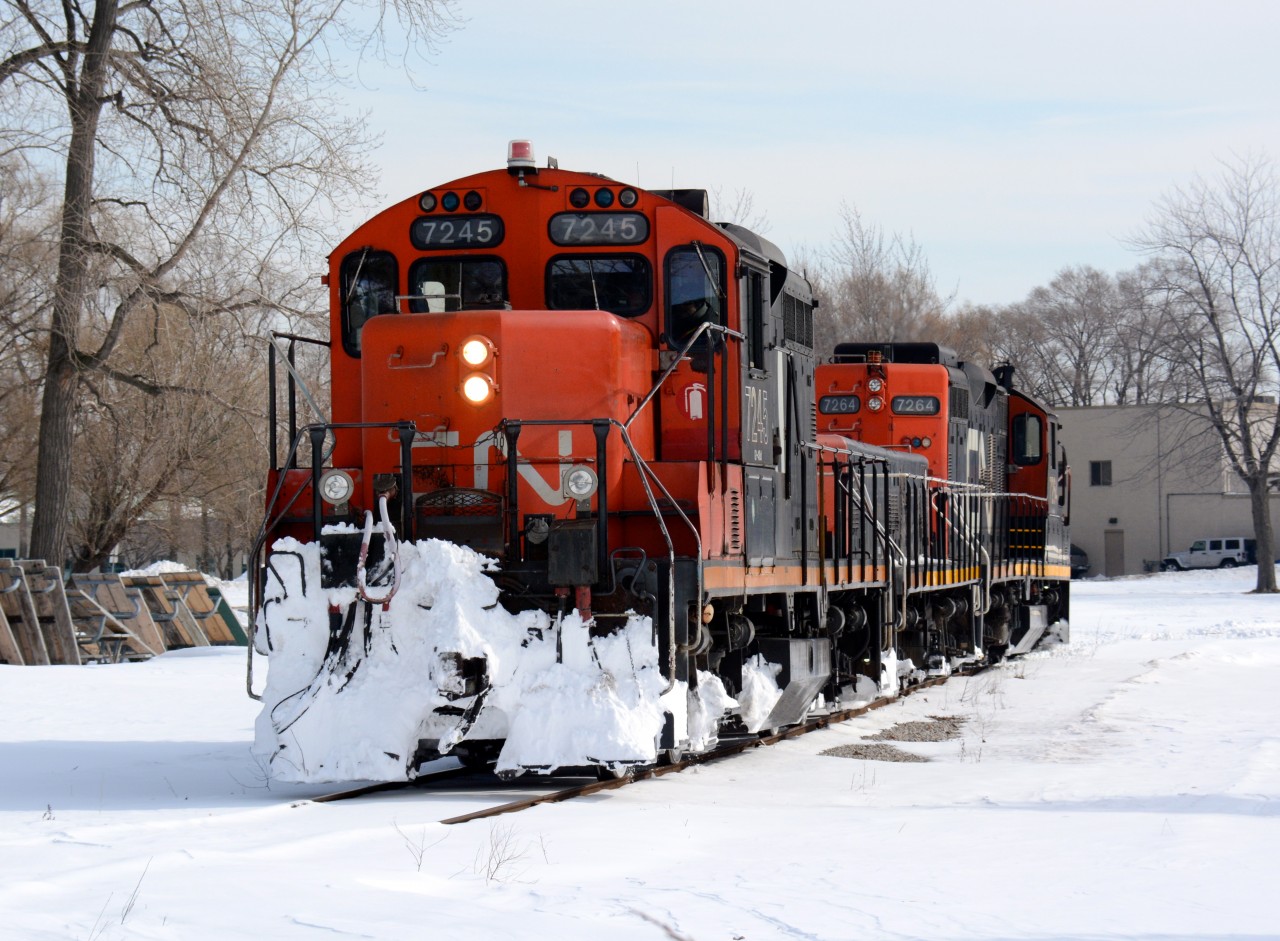 CN7245 with slug 222 and CN7264 heading to the Cargill elevator in Sarnia.
