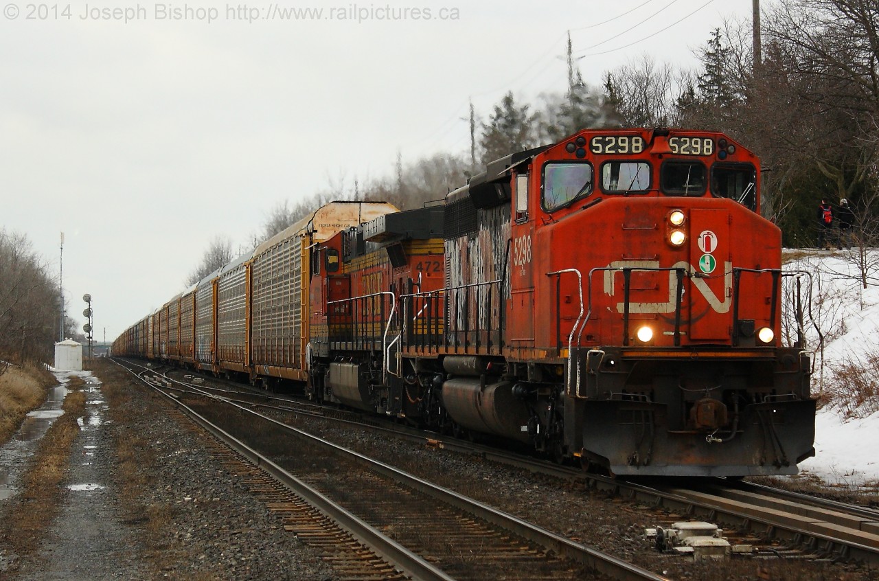 CN 393 approaches Hardy Road with the consist of the day.  CN 5258 and BNSF 4723 the Microsoft Train Simulator Unit.