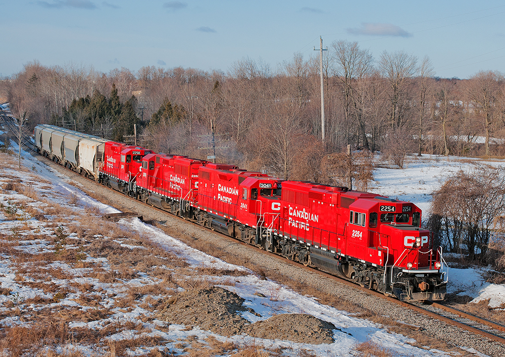 At the beginning of the trip, a wee short T08 is about to pass under CN's busy York Subdivision.