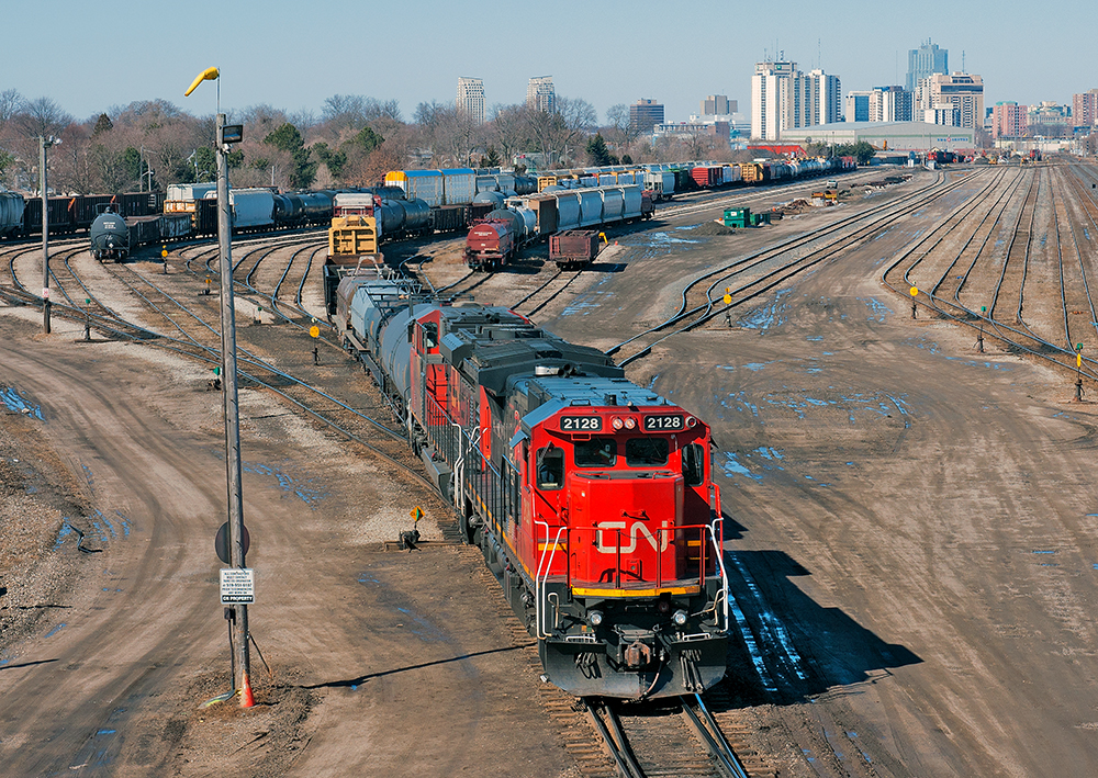 Arriving into London from Sarnia, CN 509 is in the process of yarding the remainder of the train before heading to the shops.