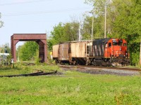 CN 4710 shoves back off the CN Sarnia Spur and onto the mainline to service industries "downtown" (as CN crews call it). 