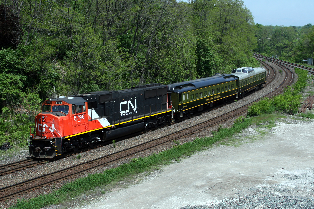 CN P 00431 29 backs down the Dundas Sub through Bayview at the midway point of it's Niagara Falls to Bayview and return trip.  The consist was CN 5796, ICMW 101314 (Champlain) and dome car, CN 99 (American Spirit).