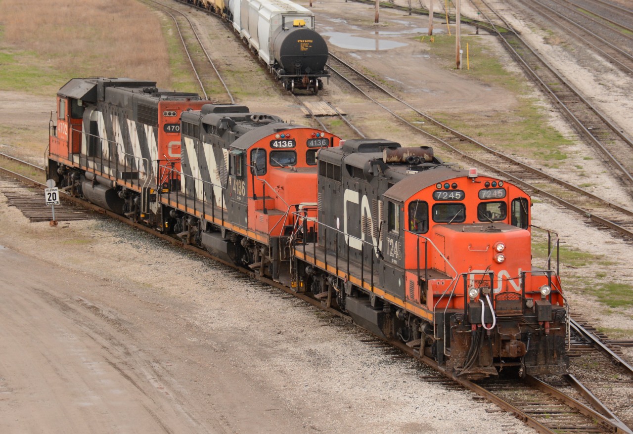 CN7245 with CN4136 and CN4702 wait in the yard at Sarnia.