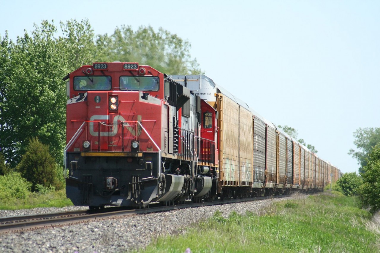 CN 393 ticks off the last few miles before Sarnia and their call to US Customs to cross the border into Port Huron, Michigan.

Looks like the crew forgot to un-dim the headlights and ditchlights after meeting 330 at Wanstead.