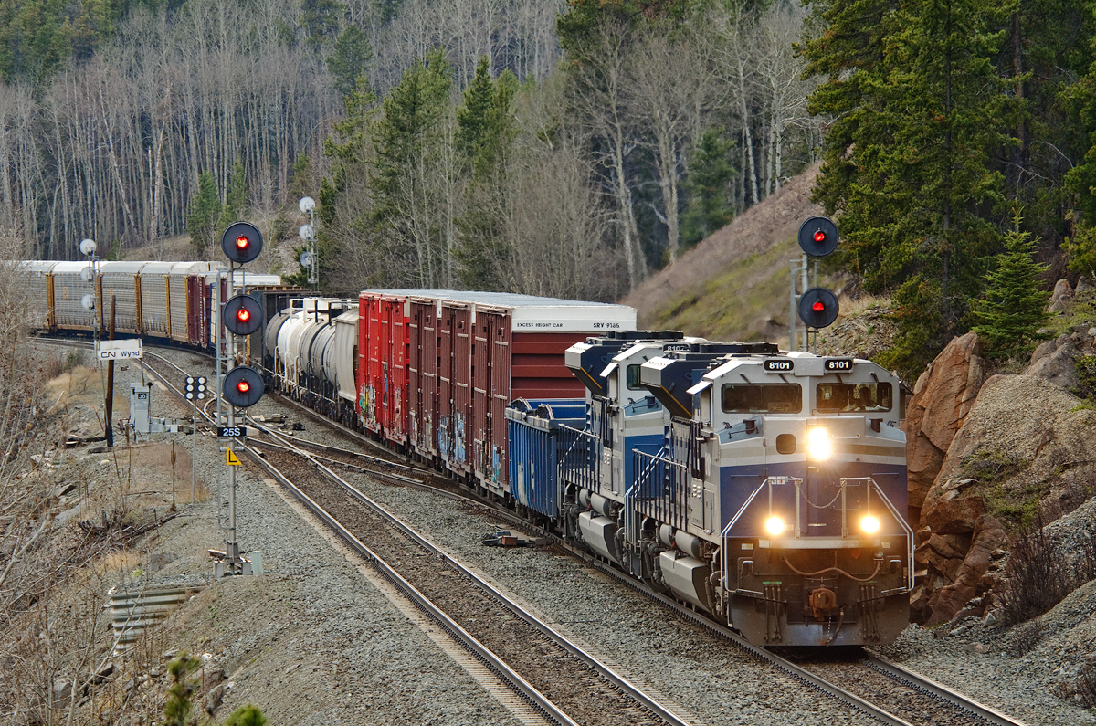 After taking 4 hours to run 34 miles, M302's finally gets the light into Jasper, being the last of 10 eastbounds on each other's blocks.