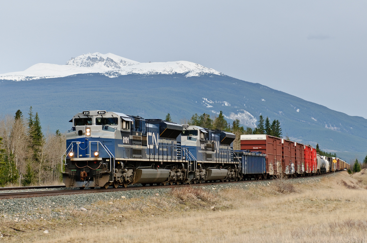 After changing crews at Jasper, train M302 is now running on the Edson Sub but will encounter more delay shortly having to meet two more westbounds at the end of the double tack at Henry House.