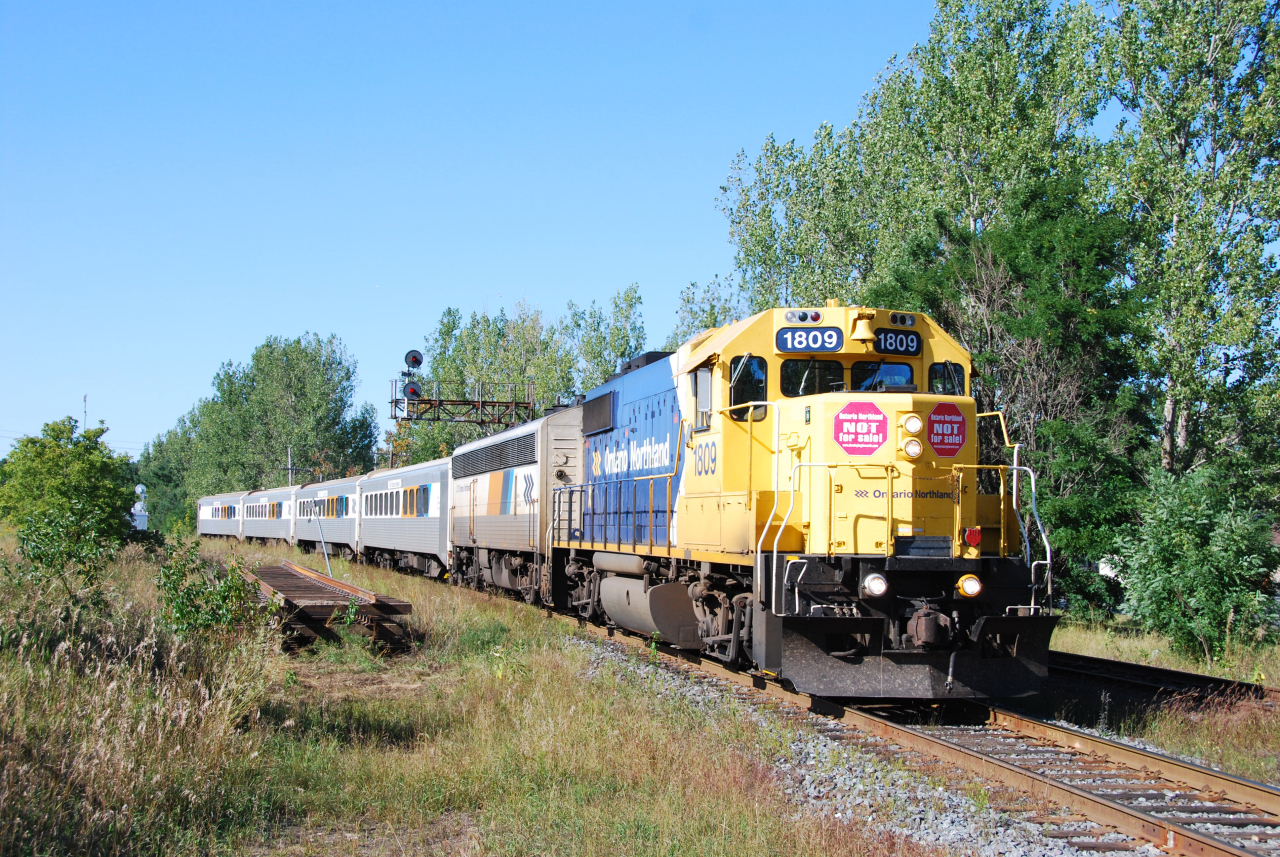 The days are really numbered now for the Northlander as this southbound train enters CTC territory on the north side of Gravenhust.