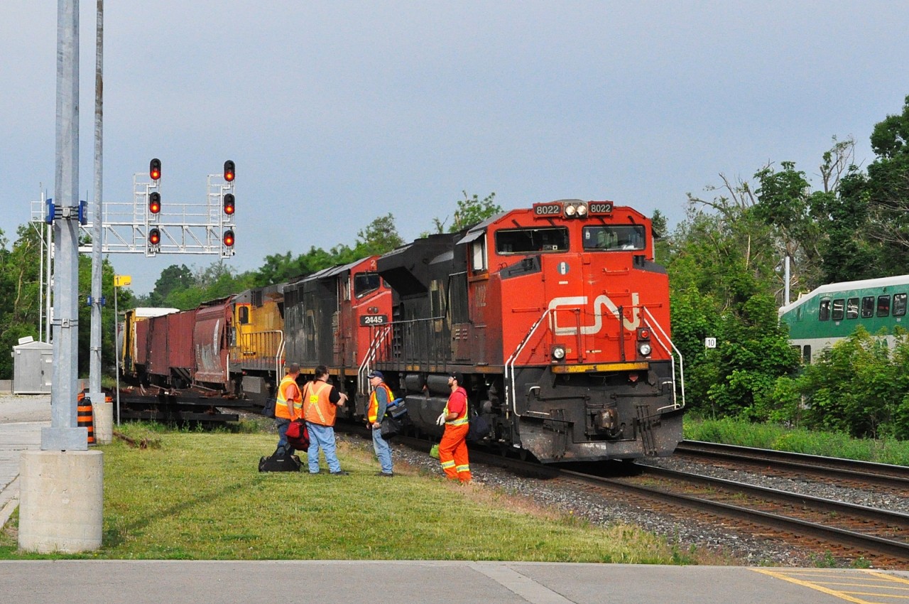 CN 8022, CN 2445, and CN 2012 stop at Georgetown for a crew change.