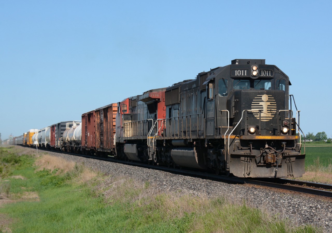 IC1011 with CN2174 east bound at South Plympton Road east of Wyoming.