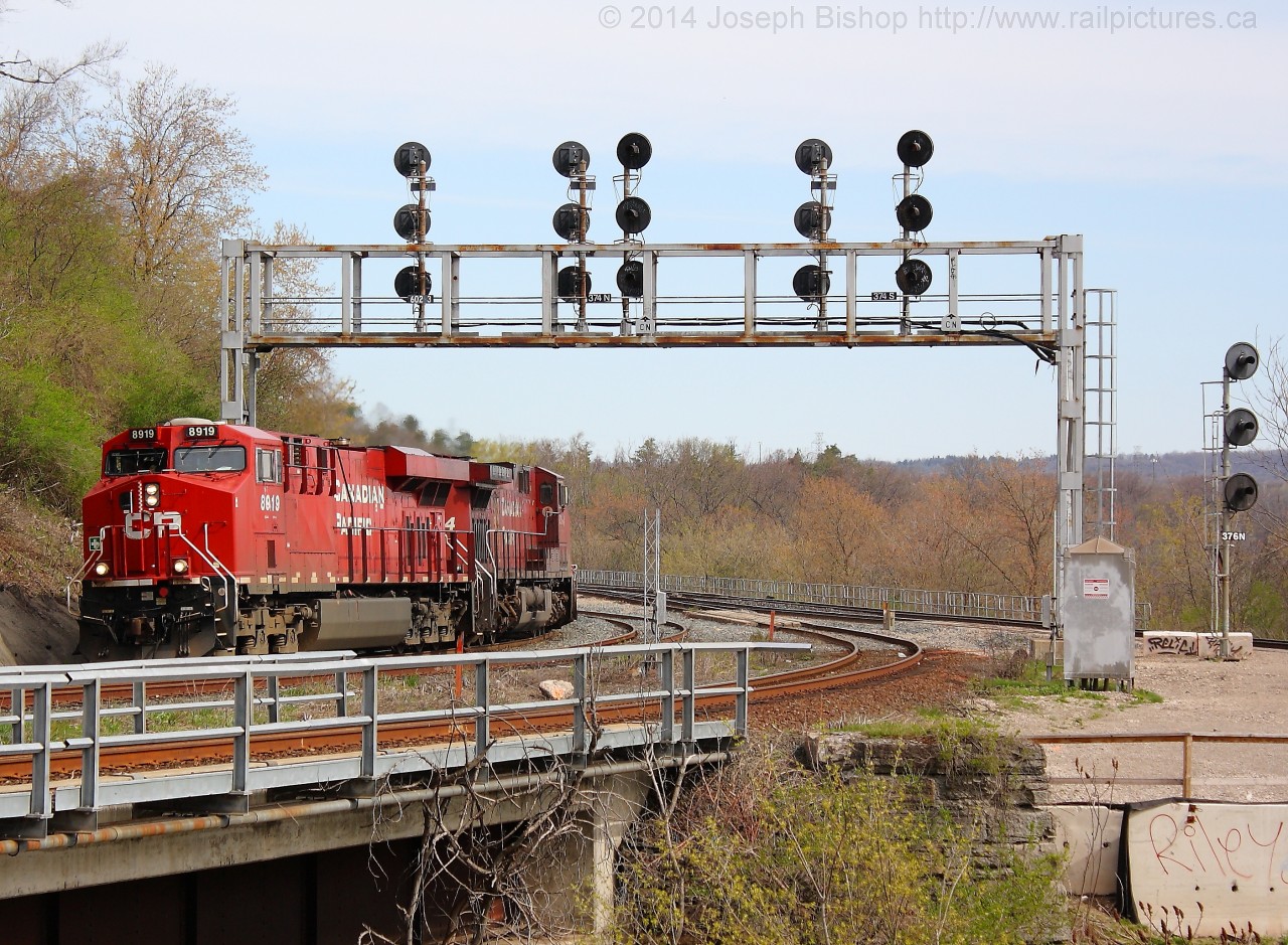 CP 246 begins the final legs of its journey into Hamilton with 8919 leading through Desjardins.